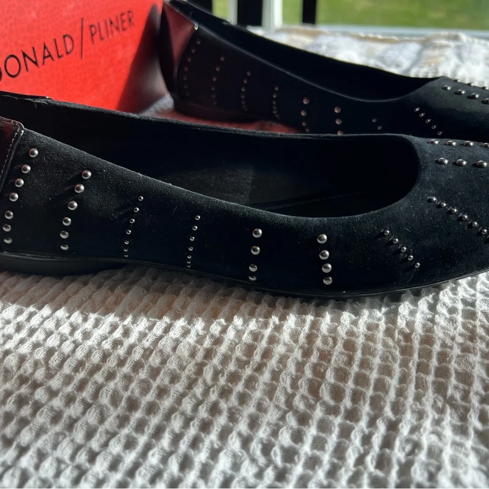 Donald J. Pliner Black Flats Sleek Loafers - Picture 3 of 6